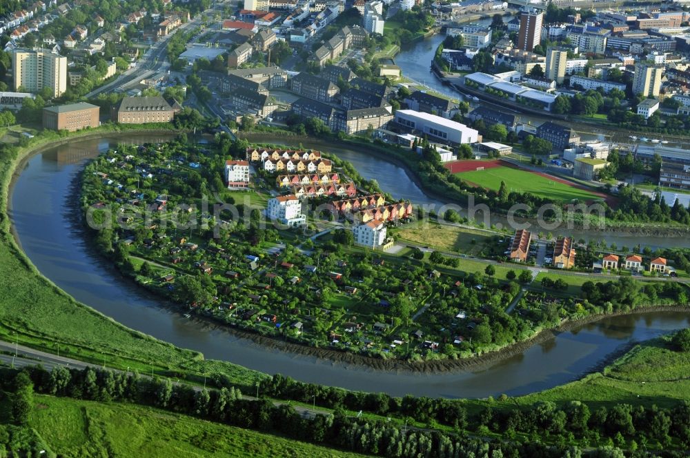 Aerial image Bremerhaven - Curved loop of the riparian zones on the course of the river Geeste in Bremerhaven in the state Bremen