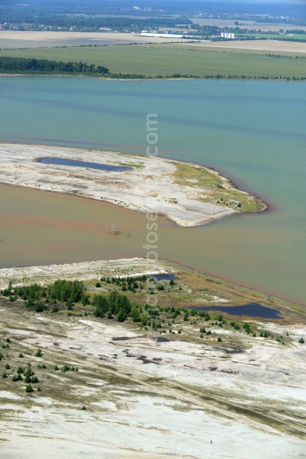 Aerial photograph Luckau - Shore areas of flooded former lignite opencast mine and renaturation lake Schlabendorfer See in Luckau in the state Brandenburg