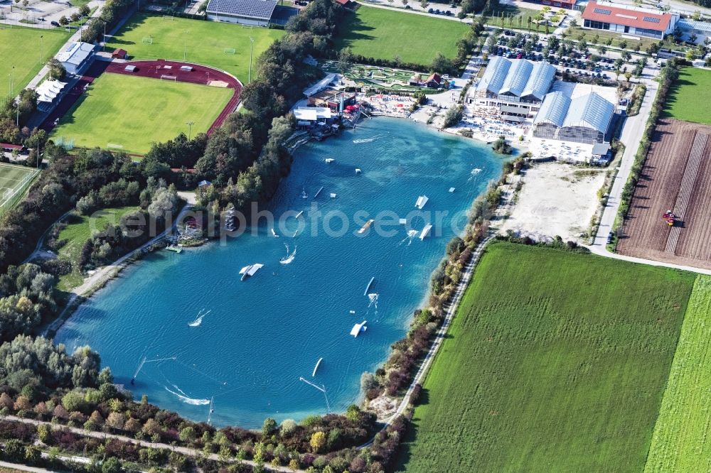 Aerial image Kirchheim - Riparian areas on the lake area of Heimstettener See on Seestrasse in Kirchheim in the state Bavaria, Germany