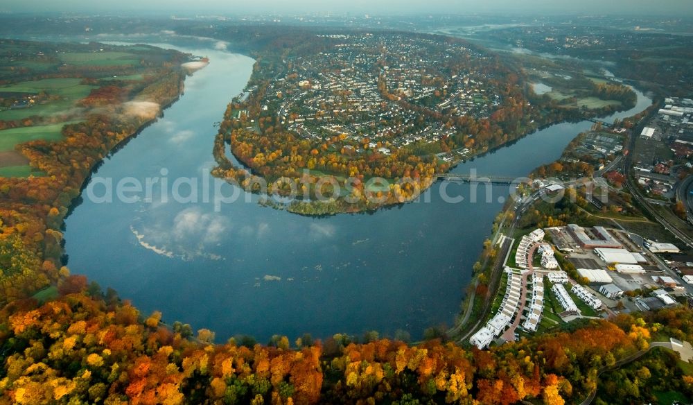 Aerial image Essen - Curved loop of the riparian zones on the course of the river ruhr on Heisinger Bogen in Essen in the state North Rhine-Westphalia