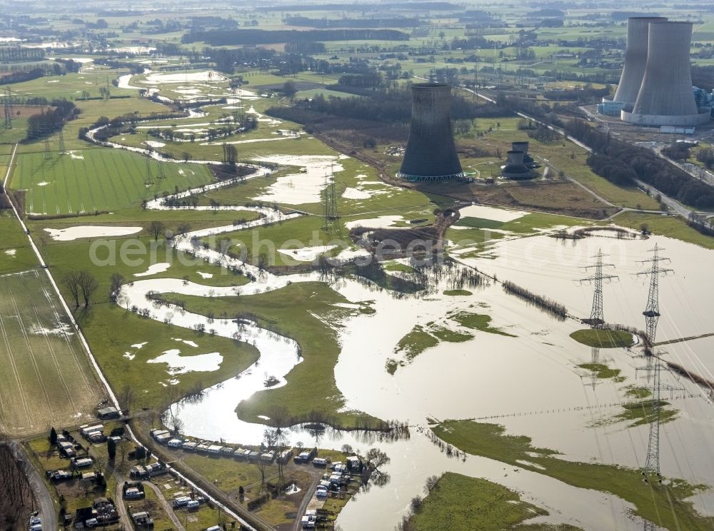 Norddinker from the bird's eye view: Shore areas with flooded by flood level riverbed of Lippe in Schmehauser Mersch in Schmehausen at Ruhrgebiet in the state North Rhine-Westphalia, Germany