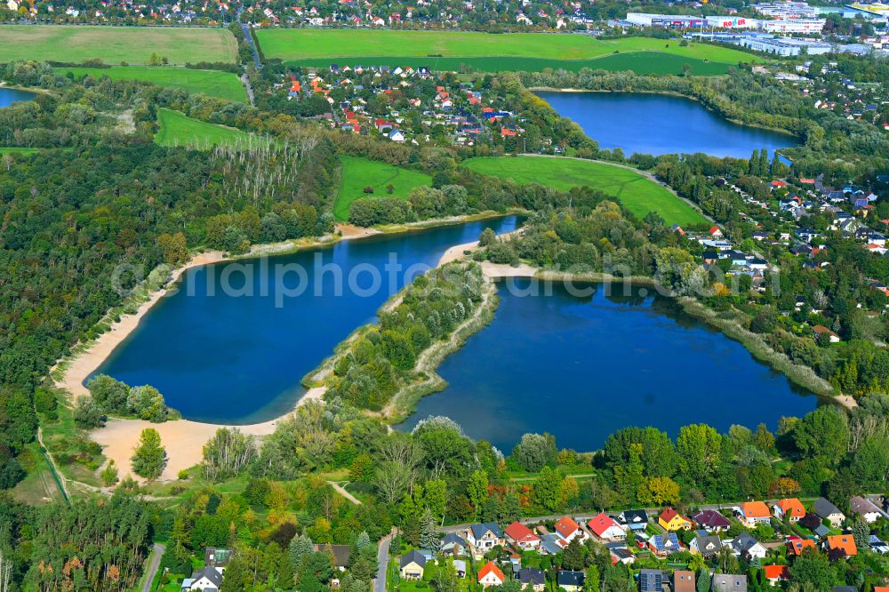 Aerial image Berlin - Shore areas of the Kaulsdorfer Seen in the district of Kaulsdorf in Berlin, Germany