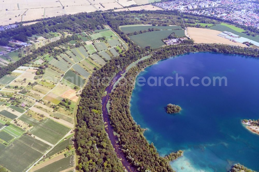 Aerial image Eggenstein-Leopoldshafen - Riparian areas on the lake area of Kiesgrube Eggenstein-Leopoldshafen in Eggenstein-Leopoldshafen in the state Baden-Wuerttemberg, Germany