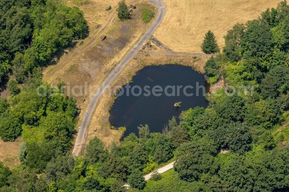 Mülheim an der Ruhr from above - Shore areas on the sea area of the quarry Rauen in Muelheim an der Ruhr in North Rhine-Westphalia