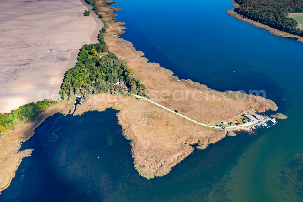 Aerial photograph Neuenkirchen - Bodden - shore areas of coastal waters Lebbiner Bodden in Neuenkirchen in the state Mecklenburg - Western Pomerania, Germany