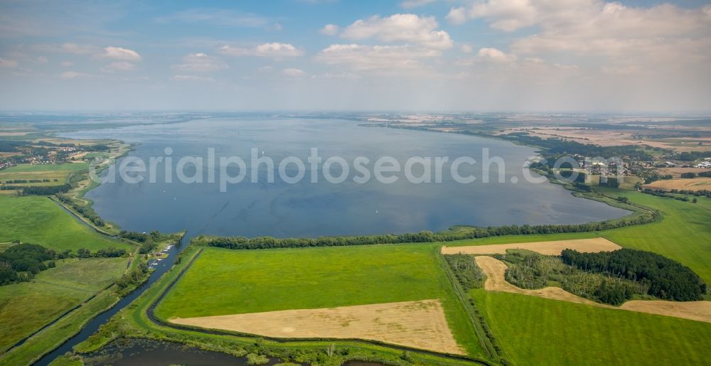 Aerial photograph Kummerow - Riparian areas on the lake area of the lake Kummerower See in Kummerow in the state Mecklenburg - Western Pomerania