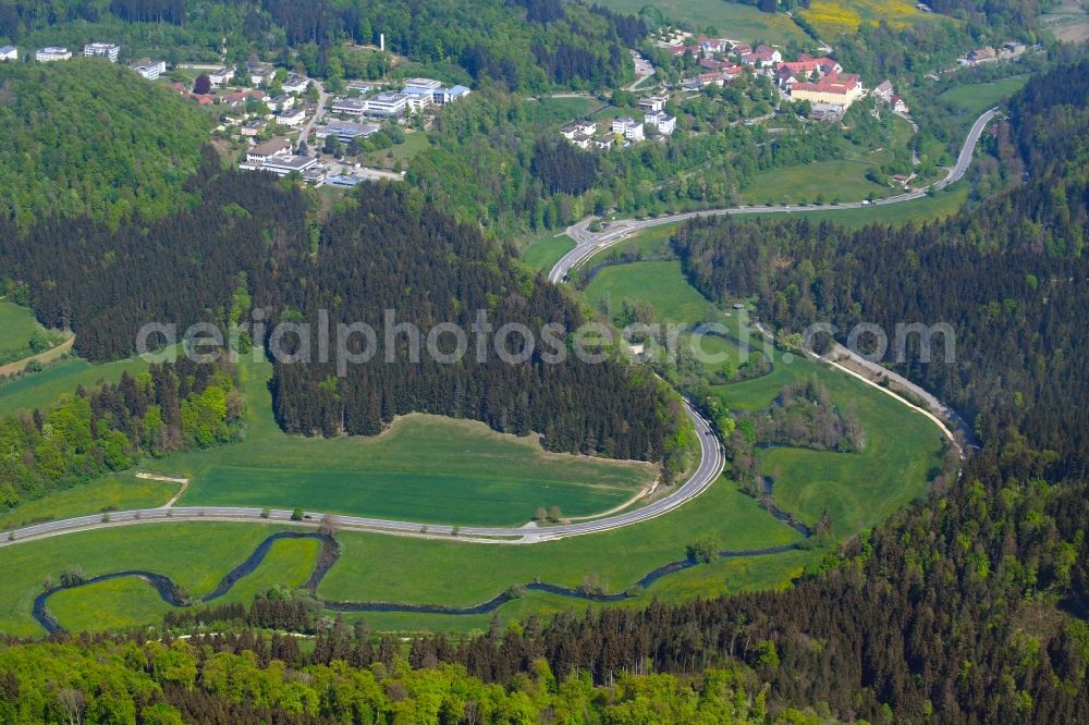 Gammertingen from the bird's eye view: Curved loop of the riparian zones on the course of the river Lauchert in Gammertingen in the state Baden-Wuerttemberg, Germany