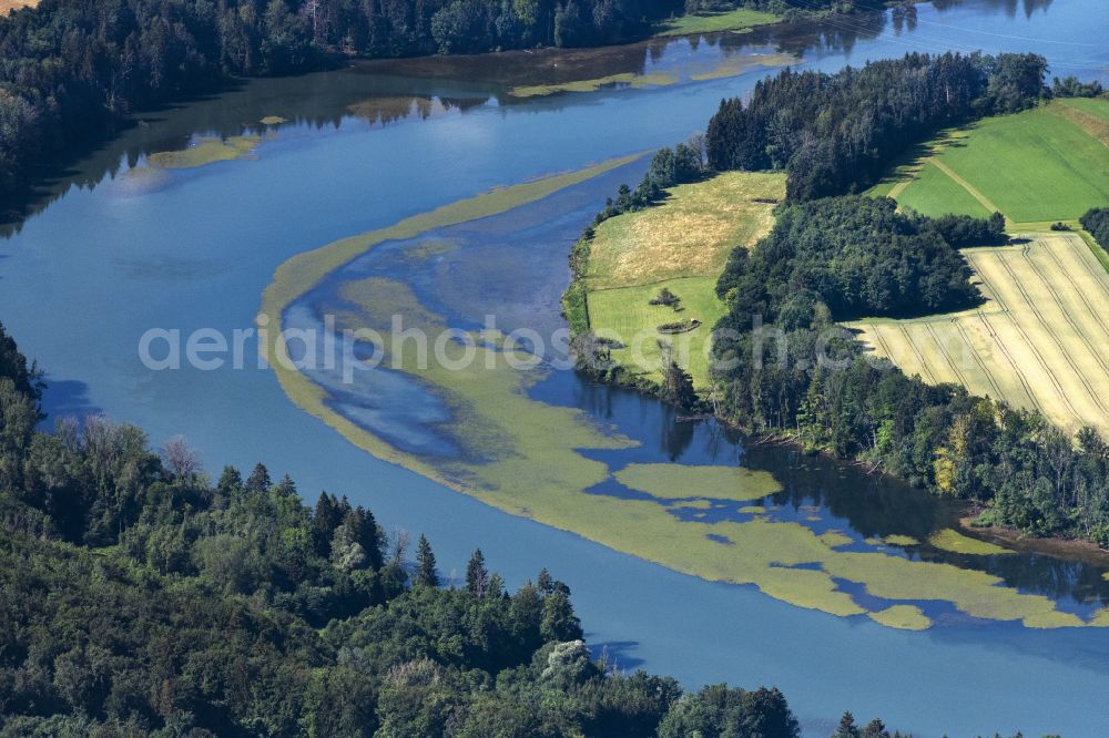 Vilgertshofen from the bird's eye view: Curved loop of the riparian zones on the course of the river Lech on street Schiffahrtweg in Vilgertshofen in the state Bavaria, Germany