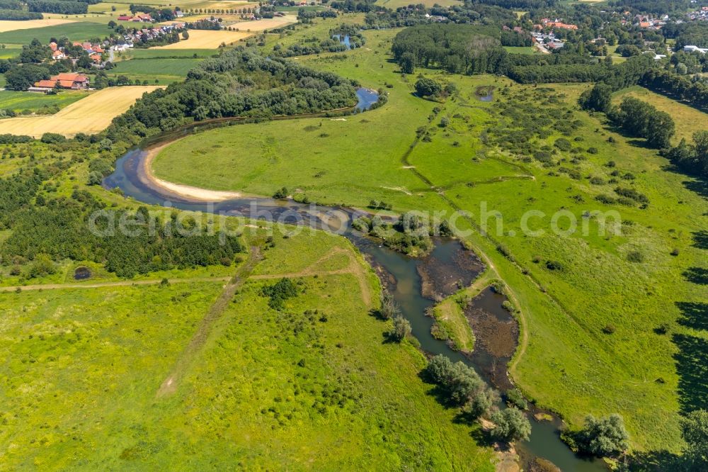 Aerial photograph Benninghausen - Curved loop of the riparian zones on the course of the river of Lippe in Benninghausen in the state North Rhine-Westphalia, Germany