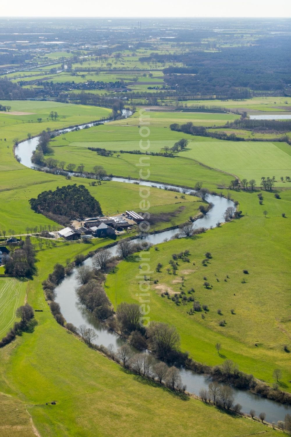 Aerial image Hünxe - Curved loop of the riparian zones on the course of the river Lippe in Huenxe in the state North Rhine-Westphalia, Germany