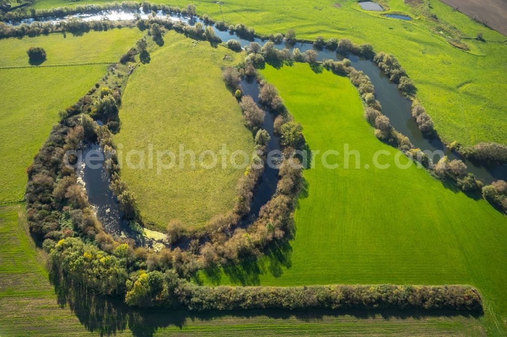 Werne from the bird's eye view: Curved loop of the riparian zones on the course of the river Lippe- in Werne in the state North Rhine-Westphalia, Germany