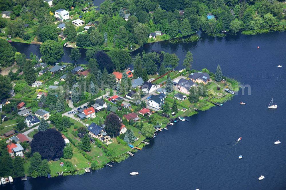 Aerial photograph Berlin Rahnsdorf - Riparian areas Müggelwerder to the Müggelspree / Little Mueggelsee in Berlin Rahnsdorf