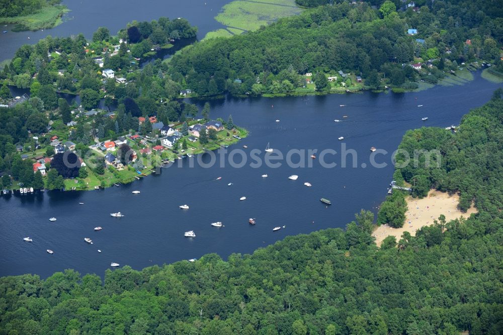 Berlin Rahnsdorf from above - Riparian areas Müggelwerder to the Müggelspree / Little Mueggelsee in Berlin Rahnsdorf