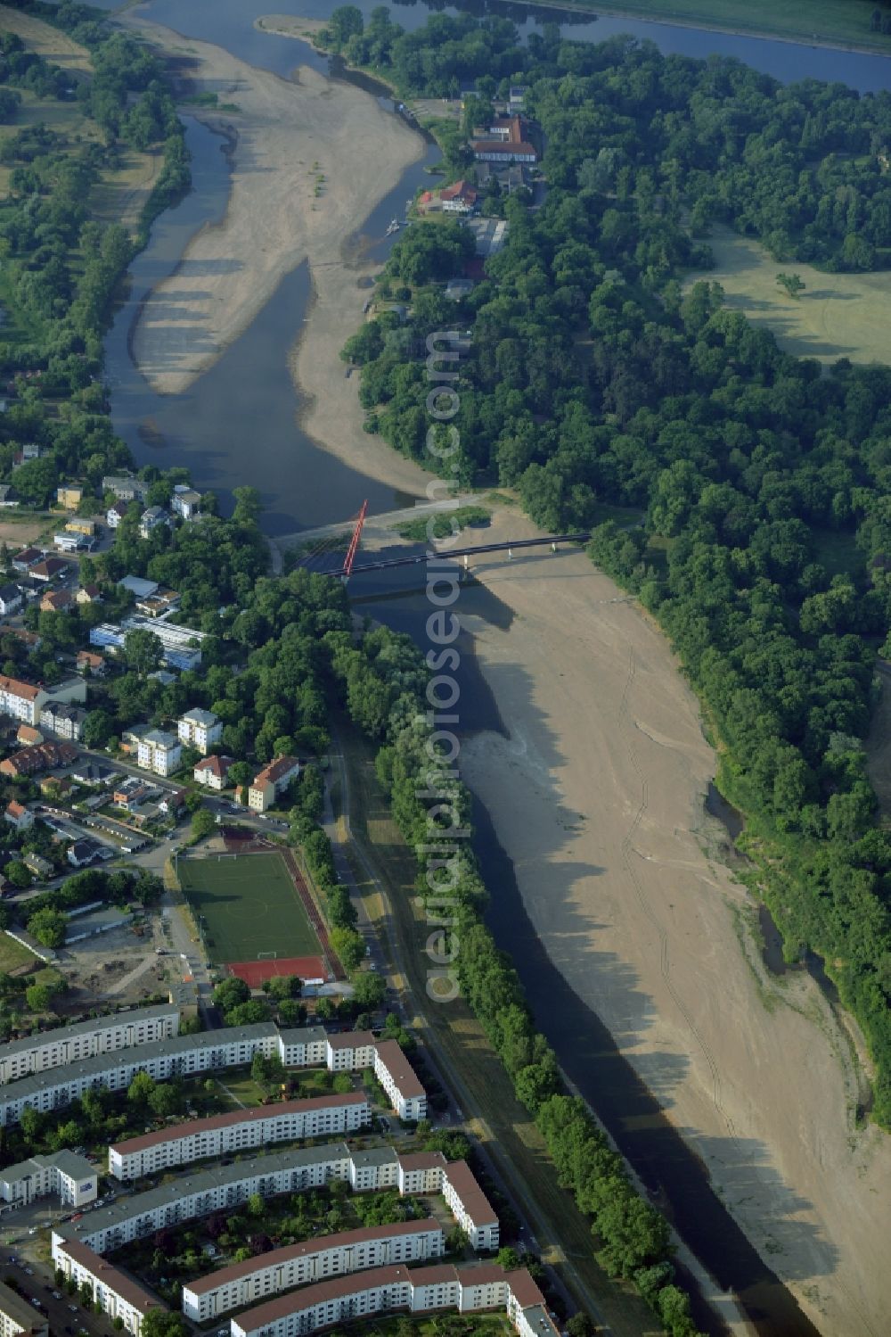 Aerial image Magdeburg - Riparian zones on the course of the river old Elbe in Magdeburg in the state Saxony-Anhalt