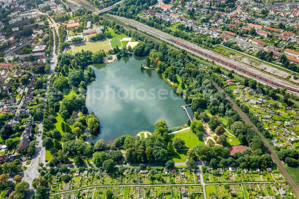 Gladbeck from above - Shore areas of the North Park pond in Gladbeck in North Rhine-Westphalia