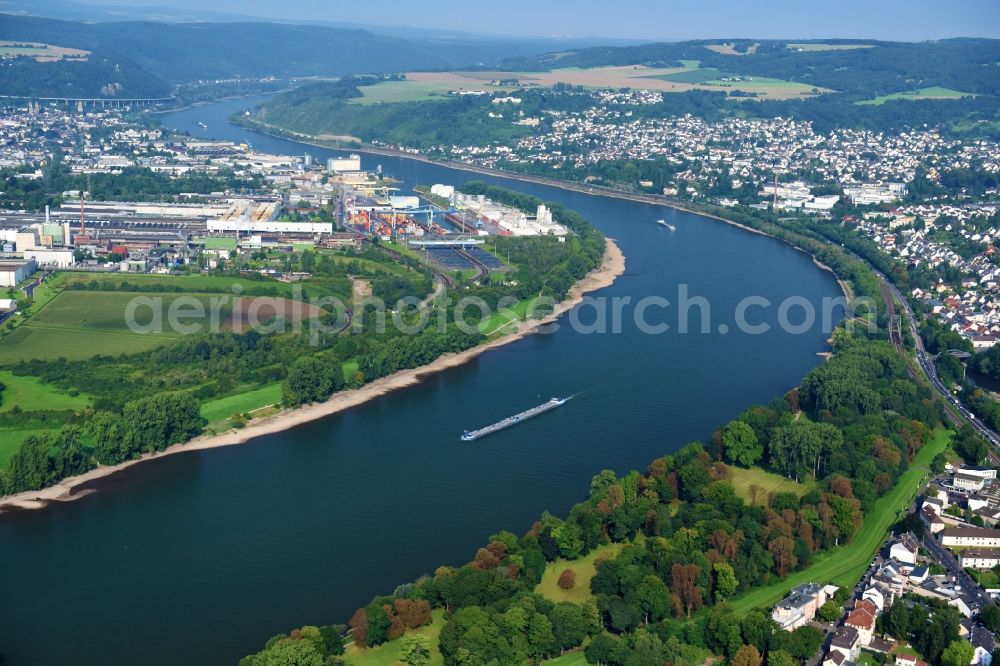 Neuwied from above - Curved loop of the riparian zones on the course of the river Rhine in Neuwied in the state Rhineland-Palatinate, Germany