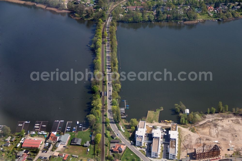 Neuruppin from the bird's eye view: Riparian areas on the lake area of Ruppiner See in Neuruppin in the state Brandenburg, Germany