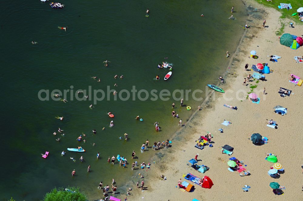 Petershagen from above - Sandy beach areas on the Badesee Lahde on street Friller Strasse in the district Timpen in Petershagen in the state North Rhine-Westphalia, Germany