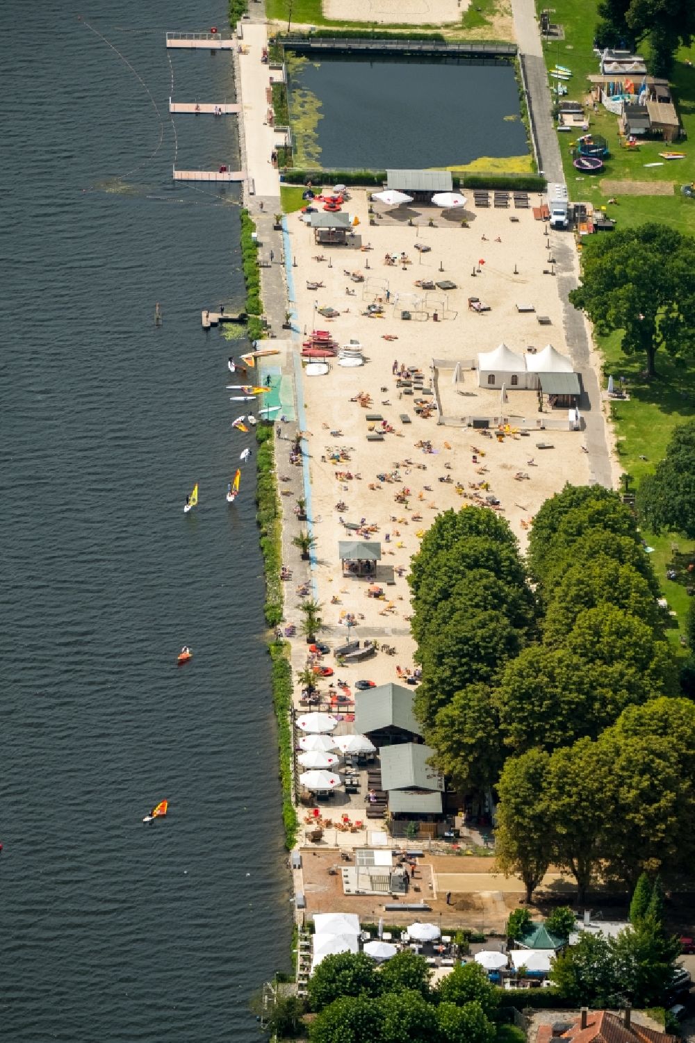 Essen from above - Sandy beach areas on the Baldeneysee in Essen in the state North Rhine-Westphalia, Germany