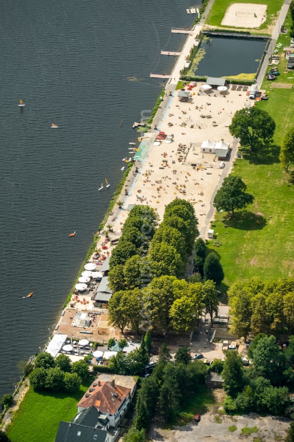 Essen from the bird's eye view: Sandy beach areas on the Baldeneysee in Essen in the state North Rhine-Westphalia, Germany