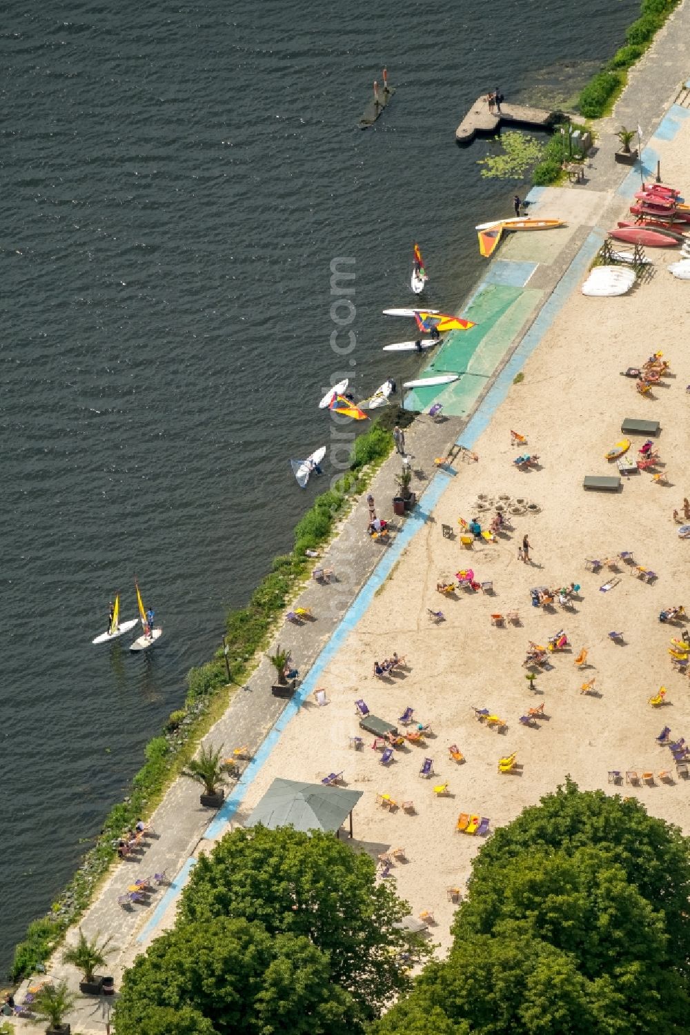 Aerial photograph Essen - Sandy beach areas on the Baldeneysee in Essen in the state North Rhine-Westphalia, Germany