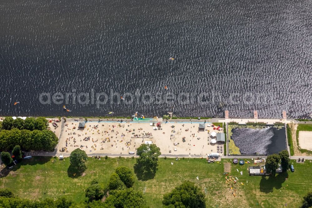 Aerial photograph Essen - Sandy beach areas on the Baldeneysee in Essen in the state North Rhine-Westphalia, Germany