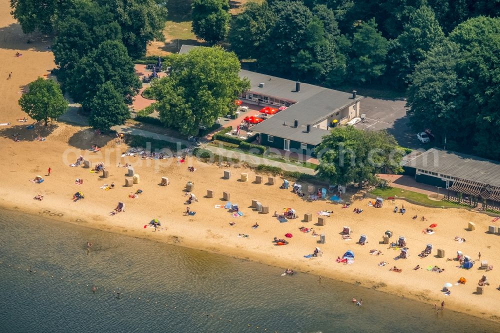 Haltern am See from the bird's eye view: Sandy beach areas on the Halterner Seeterrassen on Hullerner Strasse in Haltern am See in the state North Rhine-Westphalia, Germany