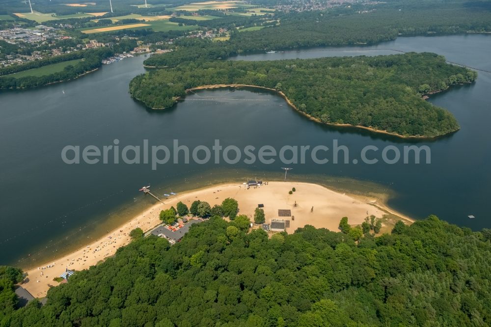 Haltern am See from the bird's eye view: Sandy beach areas on the Halterner Seeterrassen on Hullerner Strasse in Haltern am See in the state North Rhine-Westphalia, Germany