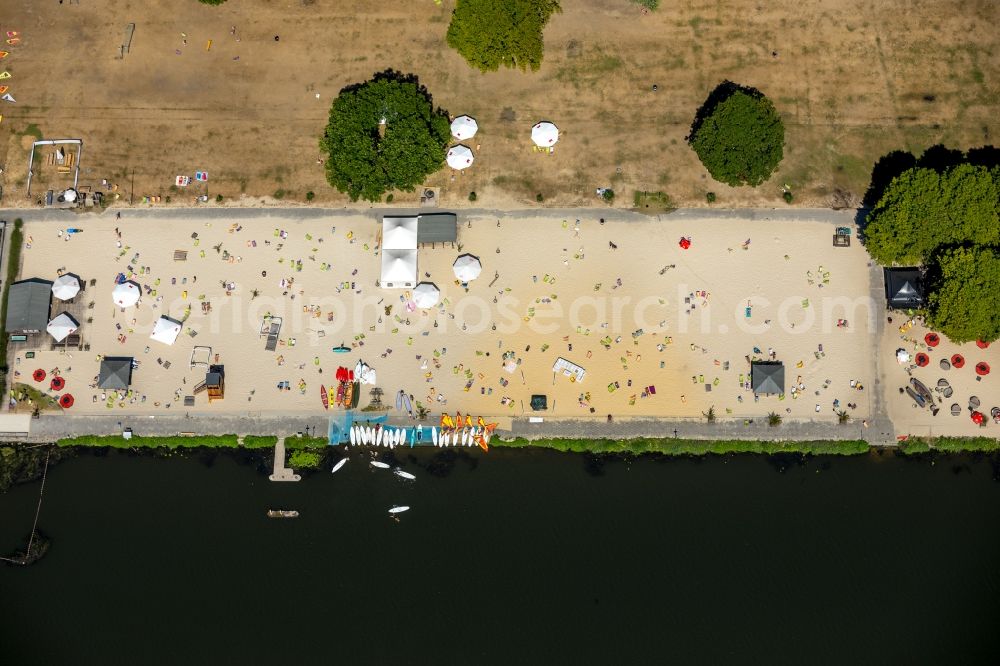 Essen from the bird's eye view: Sandy beach areas on the Seaside Beach Baldeney on Baldeneysee in Werden in the state North Rhine-Westphalia, Germany