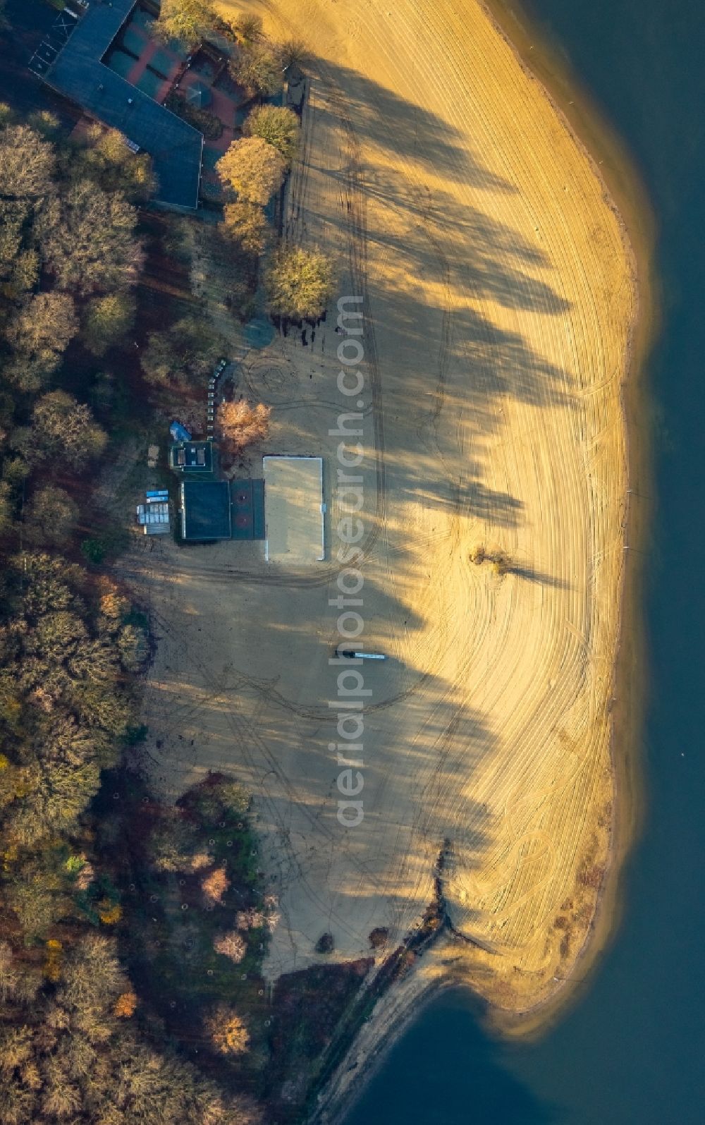 Haltern am See from above - Sandy beach areas on the Seebad Haltern on Hullerner Strasse in Haltern am See in the state North Rhine-Westphalia, Germany