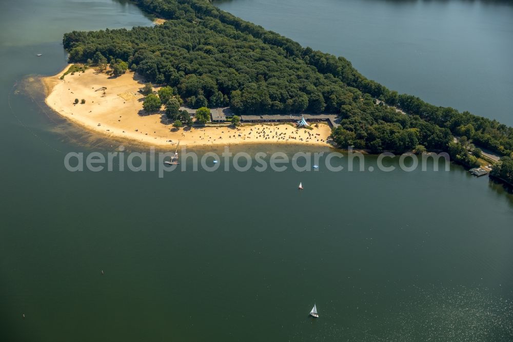 Haltern am See from the bird's eye view: Sandy beach areas on the Seebad Haltern on Hullerner Strasse in Haltern am See in the state North Rhine-Westphalia, Germany