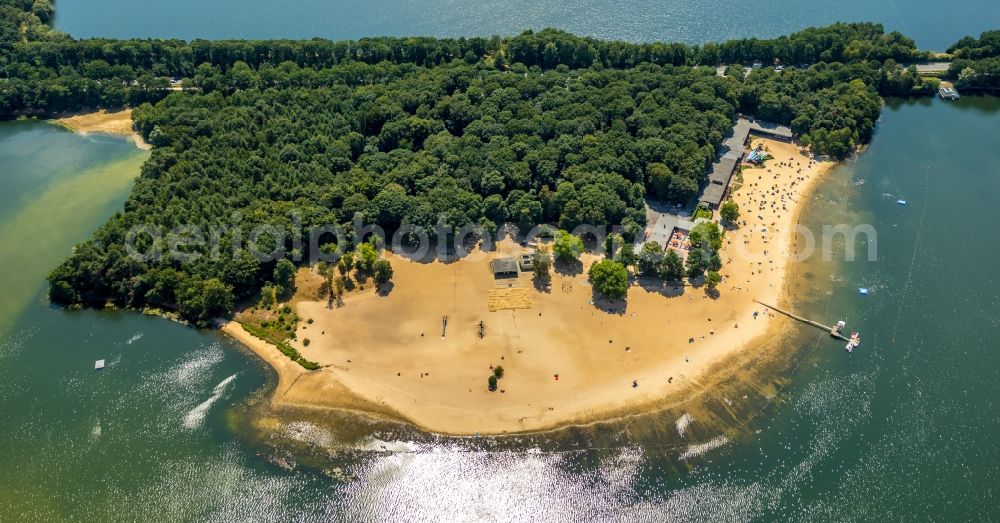 Haltern am See from the bird's eye view: Sandy beach areas on the Seebad Haltern on Hullerner Strasse in Haltern am See in the state North Rhine-Westphalia, Germany