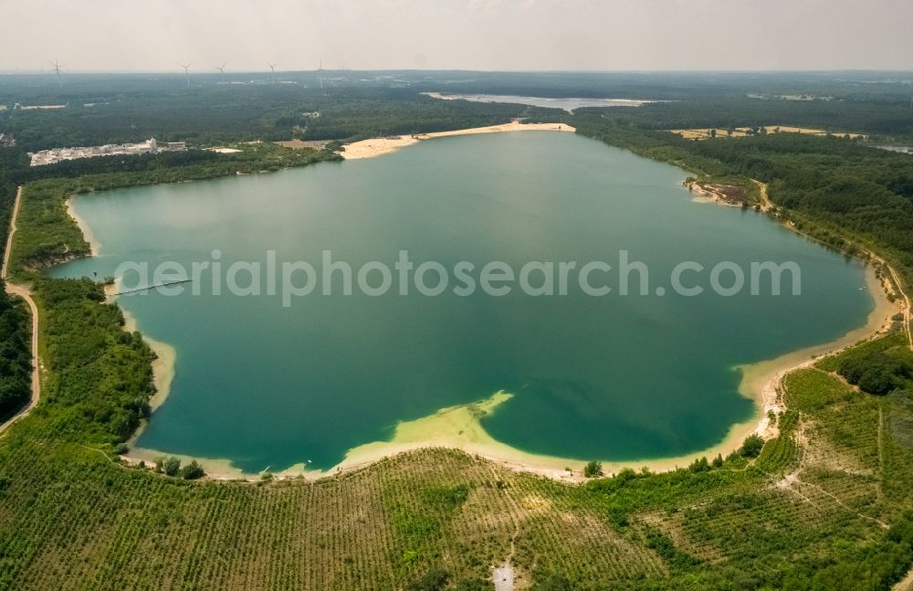 Aerial image Haltern am See - Sandy beach areas on the Silbersee in the district Sythen in Haltern am See in the state North Rhine-Westphalia, Germany