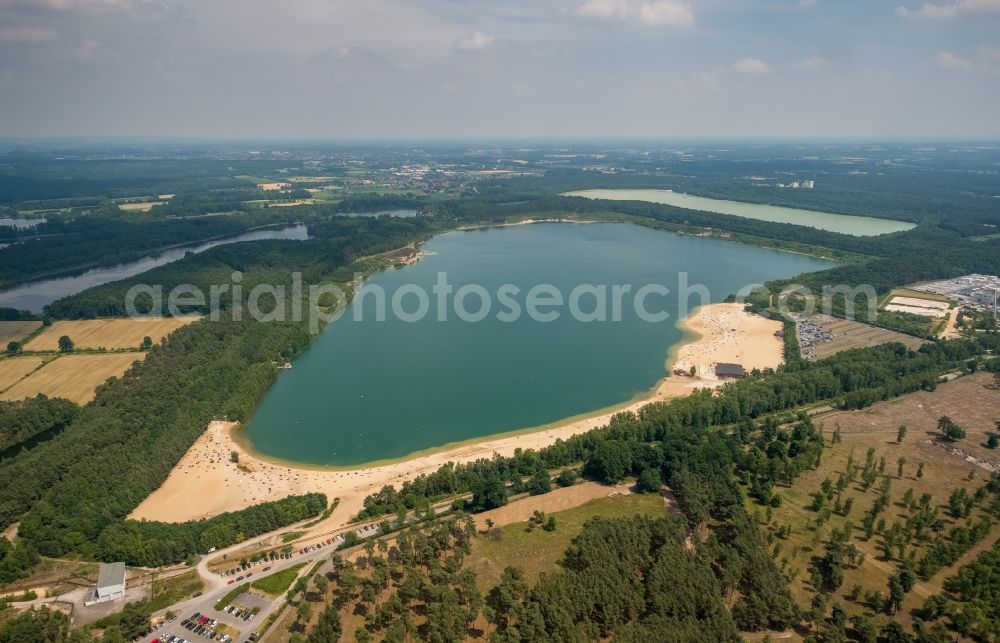 Aerial photograph Haltern am See - Sandy beach areas on the Silbersee in the district Sythen in Haltern am See in the state North Rhine-Westphalia, Germany