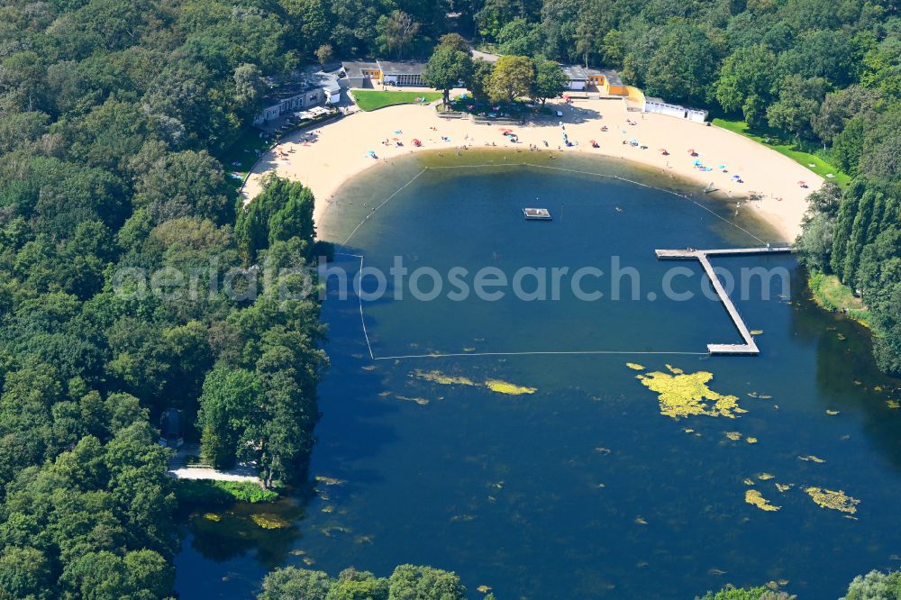 Aerial image Berlin - Sandy beach areas on the Strandbad Jungfernheide on street Jungfernheideweg in the district Charlottenburg in Berlin, Germany