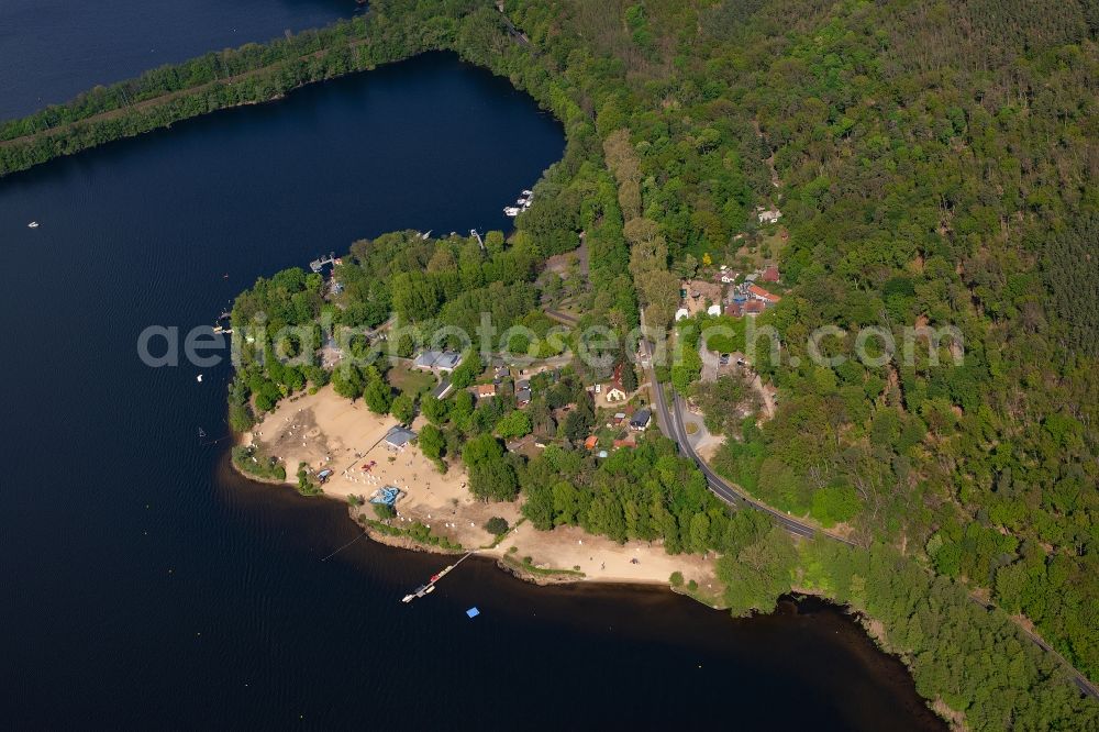 Aerial photograph Potsdam - Sandy beach areas on the Waldbad Templin in Potsdam in the state Brandenburg, Germany