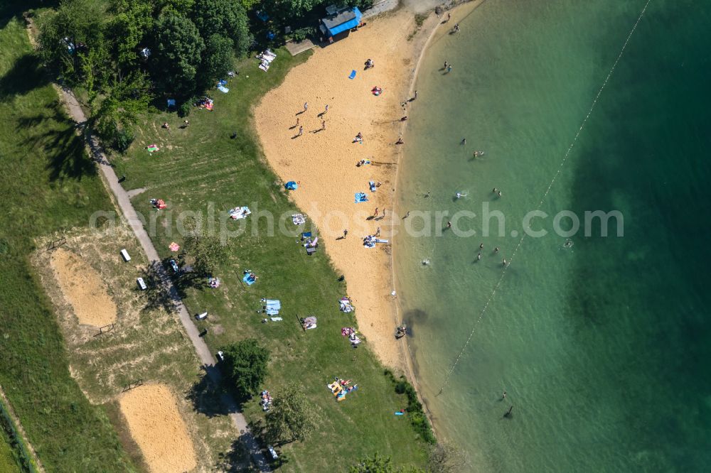 Aerial photograph Erfurt - Shore areas on the sandy beach of the recreational and recreational park Nordstrand in the district Johannesvorstadt in Erfurt in the state of Thuringia, Germany