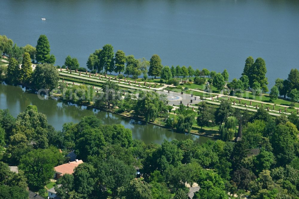 Aerial image Bukarest - Riparian areas on the lake Lacul Herastrau to the parks of the island Insula Trandafinlor in Bucharest, Romania