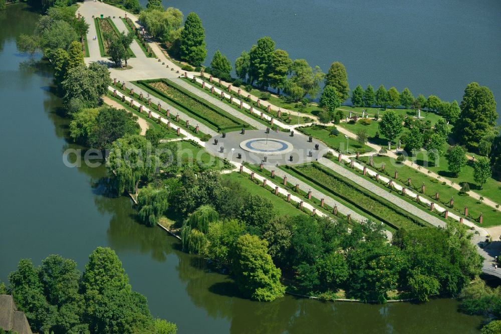 Bukarest from the bird's eye view: Riparian areas on the lake Lacul Herastrau to the parks of the island Insula Trandafinlor in Bucharest, Romania