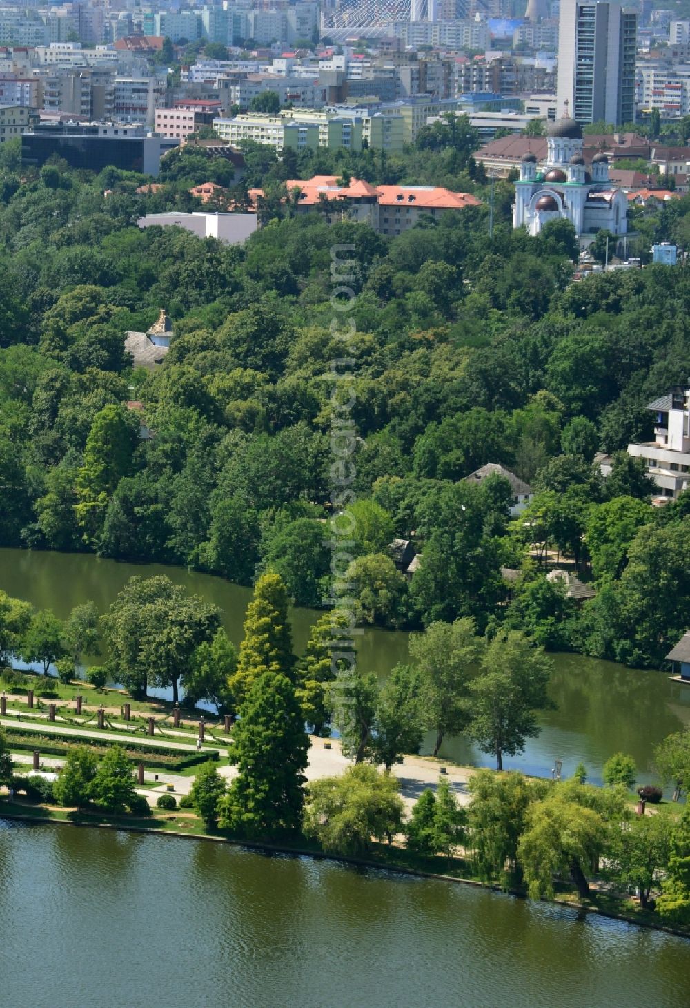 Bukarest from the bird's eye view: Riparian areas on the lake Lacul Herastrau to the parks of the island Insula Trandafinlor in Bucharest, Romania