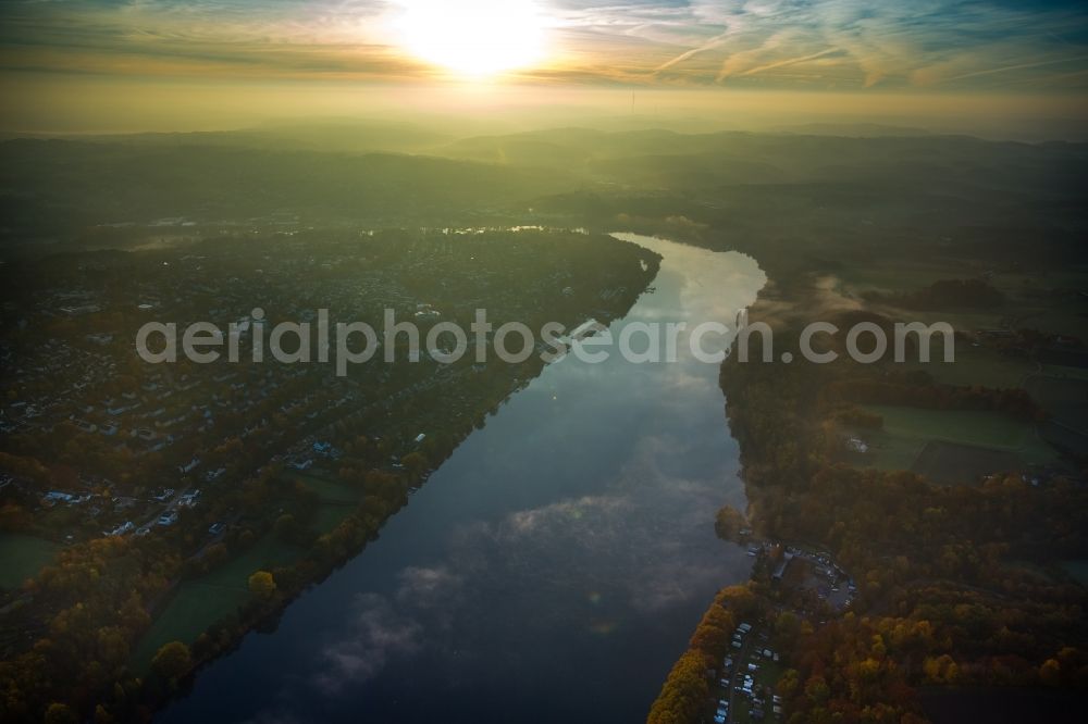 Fischlaken from the bird's eye view: Riparian areas and marina on the lake area of Baldeneysee in Fischlaken in the state North Rhine-Westphalia