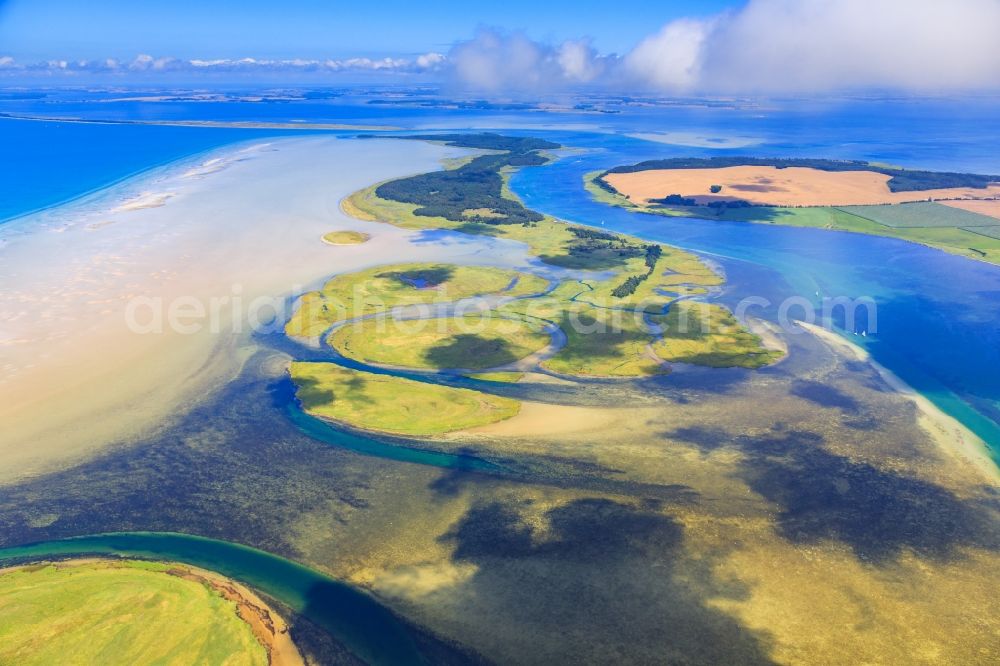 Zingst from the bird's eye view: Riparian areas on the lake area of Barther Bodden - Grosser Werder in Zingst in the state Mecklenburg - Western Pomerania, Germany