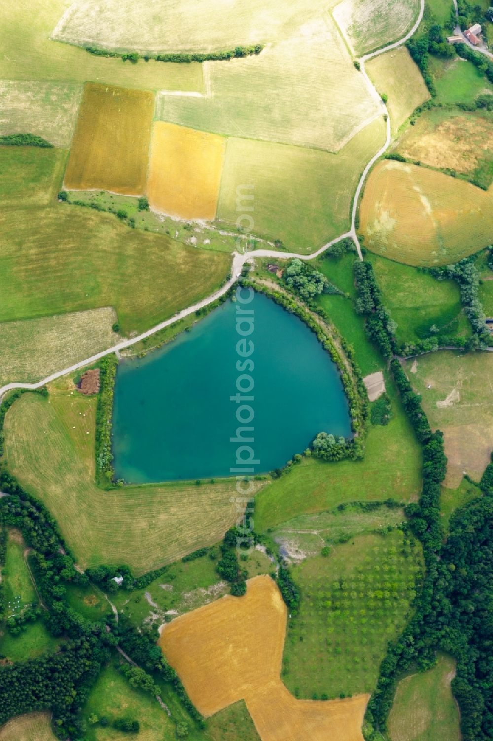 Chorges from the bird's eye view: Riparian areas on the lake area close to Chorges in Provence-Alpes-Cote d'Azur, France