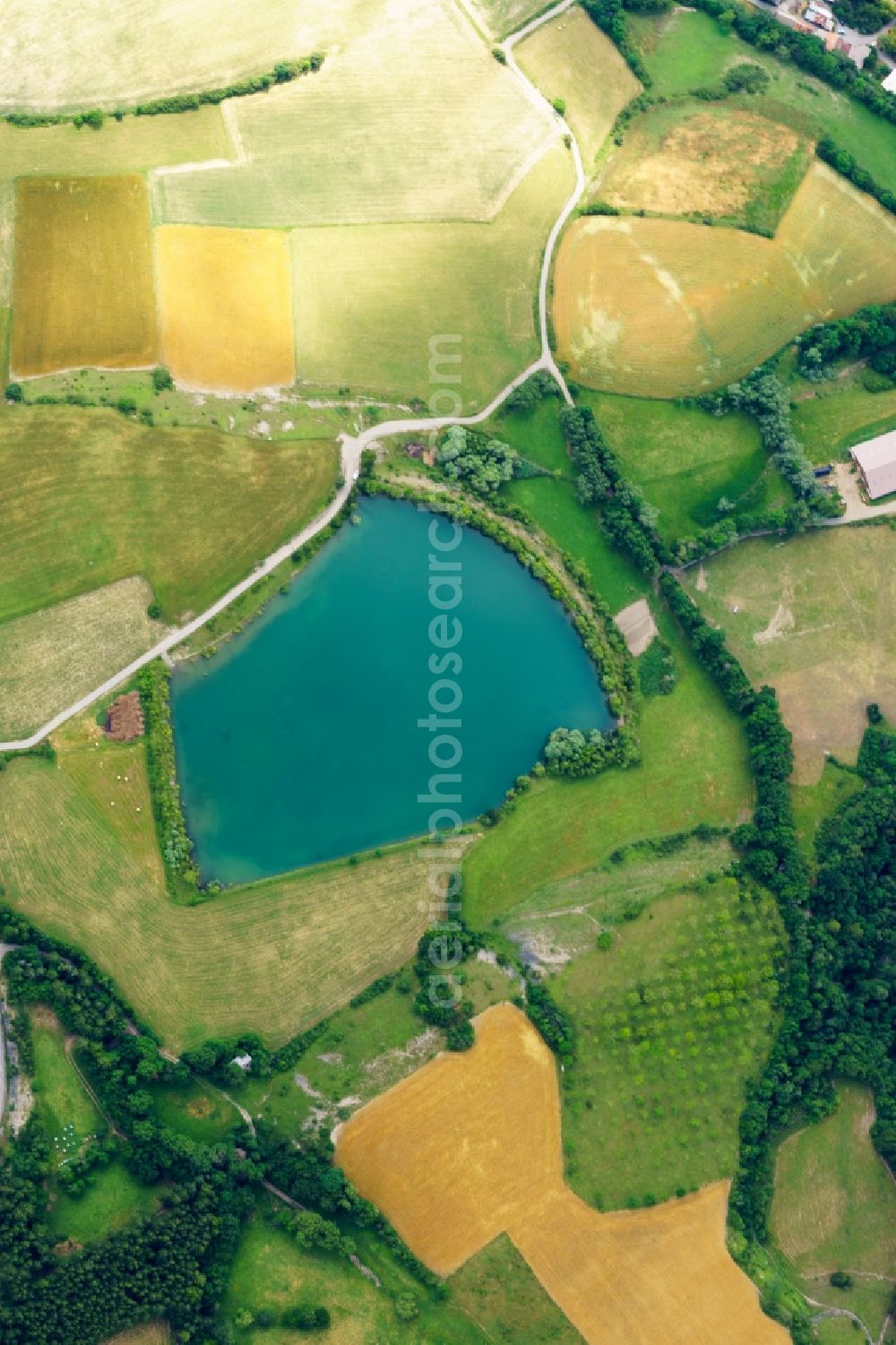 Aerial photograph Chorges - Riparian areas on the lake area close to Chorges in Provence-Alpes-Cote d'Azur, France