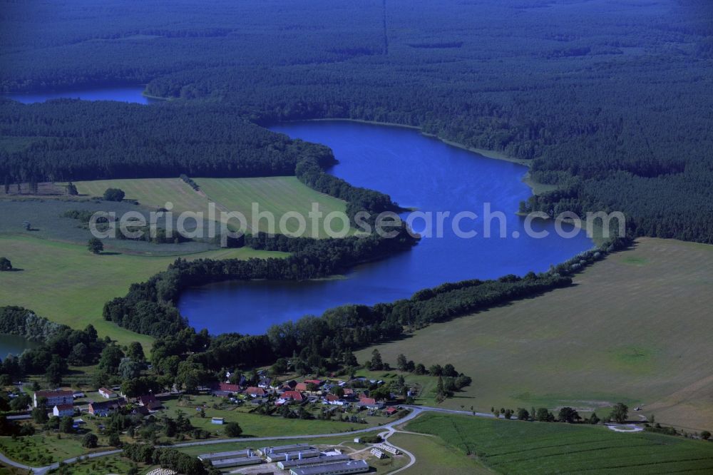 Alt Gaarz from the bird's eye view: Riparian areas on the lake area of Bergsee in Alt Gaarz in the state Mecklenburg - Western Pomerania