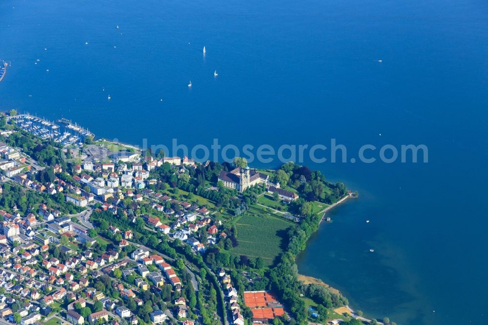 Aerial photograph Friedrichshafen - Riparian areas on the lake area of Lake Constance in Friedrichshafen in the state Baden-Wurttemberg, Germany