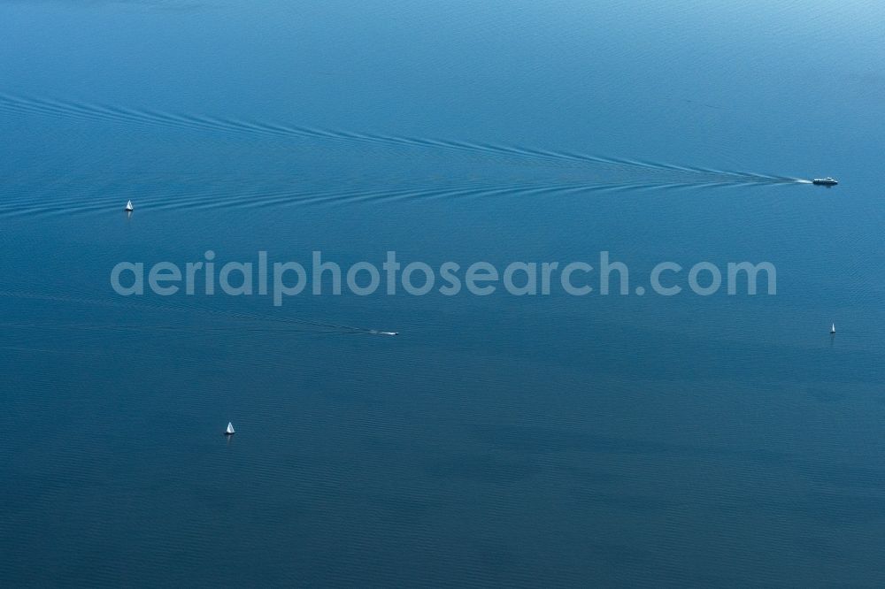 Uttwil from the bird's eye view: Riparian areas on the lake area of Bodensees in Friedrichshafen in the state Baden-Wuerttemberg, Germany