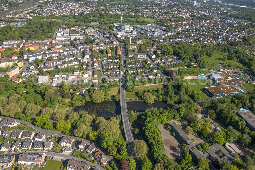 Hagen from above - riparian areas on the lake area of Ententreffpunkt in the district Hagen-Mitte in Hagen at Ruhrgebiet in the state North Rhine-Westphalia, Germany