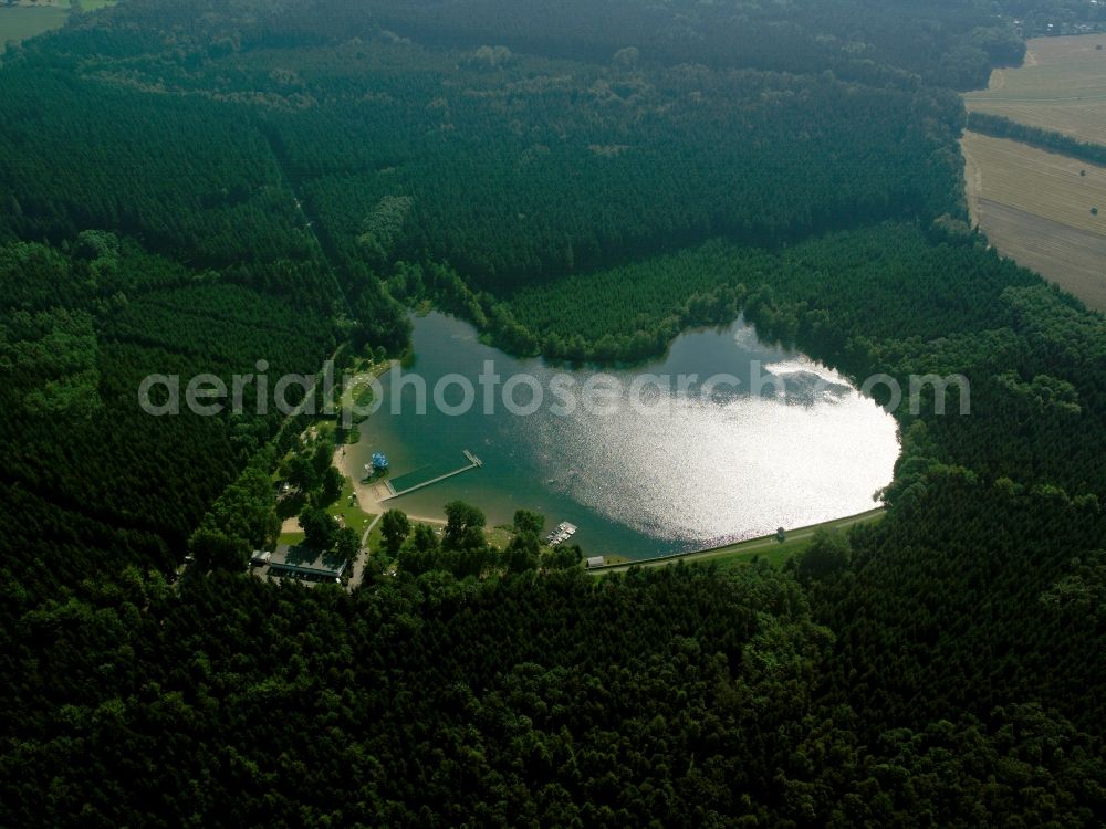 Aerial photograph Brand-Erbisdorf - Riparian areas on the lake area of Erzengler Teich in Brand-Erbisdorf in the state Saxony, Germany