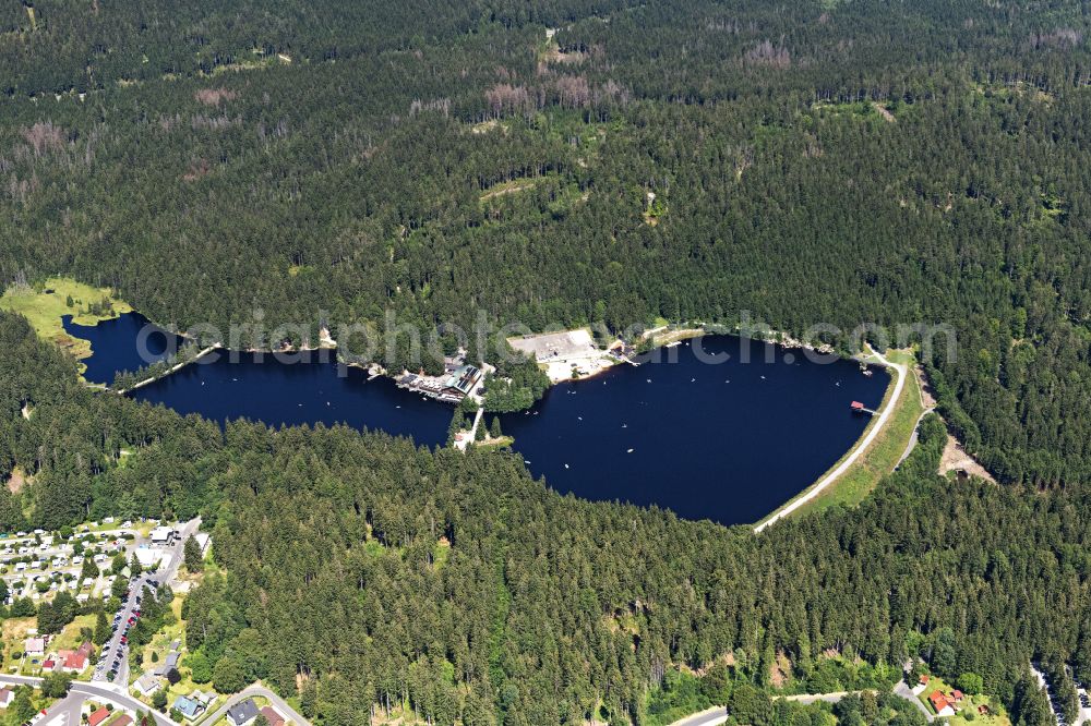 Aerial image Fichtelberg - Riparian areas on the lake area of Fichtelsee on street Fichtelseestrasse in Fichtelberg in the state Bavaria, Germany